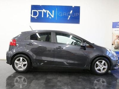 Begagnad Kia Rio 84 HK (61 kW) 2016 Grå Halvkombi