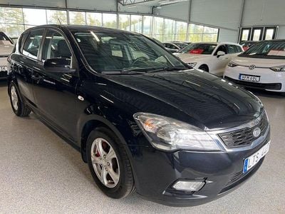 Svart Begagnad 2010 Kia Ceed EX Halvkombi | 32 900 kr (Superpris)