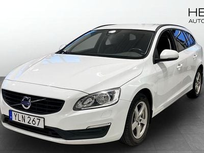 Vit Begagnad 2017 Volvo V60 Kombi | 154 900 kr (Marknadspris)