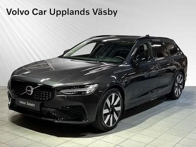 Grå Begagnad 2025 Volvo V90 Plus Kombi | 494 900 kr (Marknadspris)