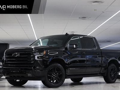 Svart Ny 2025 Chevrolet Silverado Pickup | 1 199 000 kr