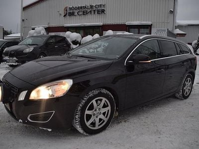 Svart Begagnad 2012 Volvo V60 Summum Kombi | 114 900 kr (Bra pris)