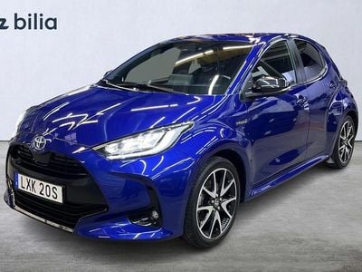 Blå Begagnad 2020 Toyota Yaris Hybrid Style Halvkombi | 199 900 kr (Marknadspris)