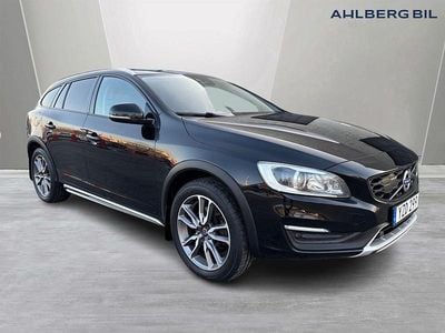 Svart Begagnad 2017 Volvo V60 CC Standard Kombi | 179 500 kr (Bra pris)