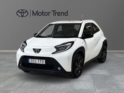 Vit Begagnad 2023 Toyota Aygo X X-play SUV | 185 000 kr (Marknadspris)
