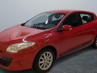Begagnad Renault Mégane III 112 HK (82 kW) 2011 Röd Halvkombi