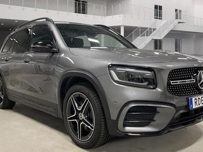 Mercedes GLB220