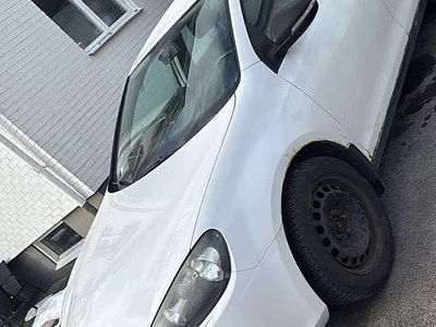 Begagnad VW Golf VI 105 HK (77 kW) 2011 Halvkombi