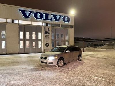 Silver Begagnad 2010 Volvo V50 Kombi | 35 000 kr (Marknadspris)