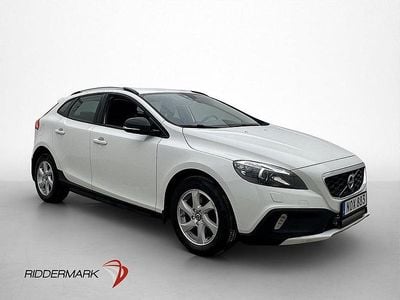 Begagnad Volvo V40 Momentum 150 HK (110 kW) 2014 Vit Halvkombi