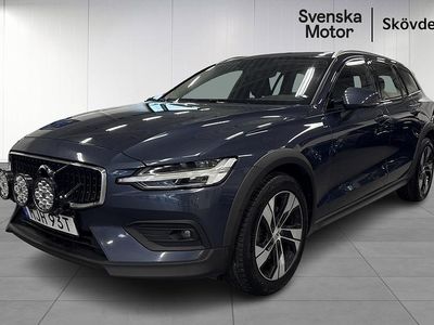 Begagnad Volvo V60 CC Momentum 200 HK (147 kW) 2022 Blå Kombi