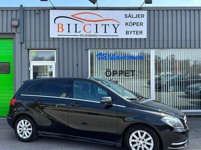 Svart Begagnad 2013 Mercedes 200 Halvkombi | 79 900 kr