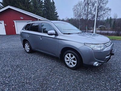 Begagnad 2013 Mitsubishi Outlander SUV | 68 000 kr (Dyr)