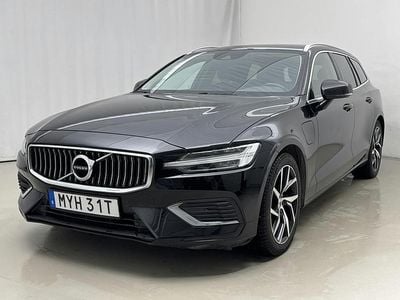 Svart Begagnad 2021 Volvo V60 Momentum Kombi | 279 000 kr