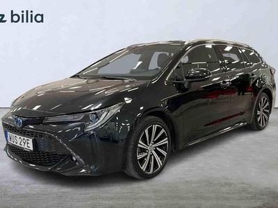Svart Begagnad 2022 Toyota Corolla Kombi | 279 900 kr