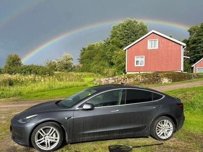 Begagnad 2020 Tesla Model 3 Long Range AWD Sedan | 229 000 kr (Marknadspris)