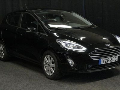 Svart Begagnad 2017 Ford Fiesta Titanium Halvkombi | 124 900 kr (Marknadspris)