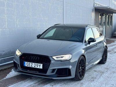 Ljusgrå Begagnad 2019 Audi RS3 Sportback Design Halvkombi | 529 000 kr (Lite dyr)