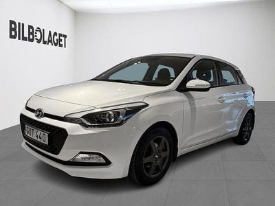 Begagnad Hyundai i20 Premium 101 HK (74 kW) 2015 Vit