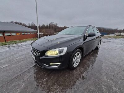 Diamondblack Begagnad 2014 Volvo V60 Momentum Kombi | 54 900 kr