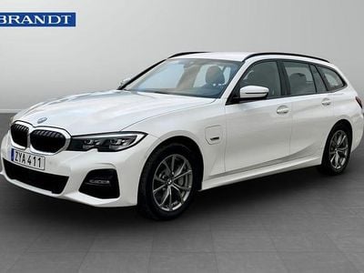 Vit Begagnad 2022 BMW 330 M Sport Kombi | 319 900 kr (Marknadspris)