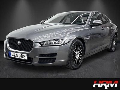 Grå Begagnad 2015 Jaguar XE Sedan | 124 900 kr (Marknadspris)