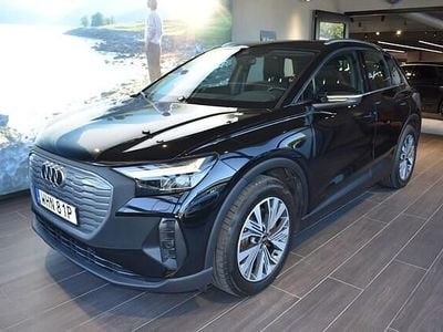 Svart Begagnad 2022 Audi Q4 e-tron Proline SUV | 359 000 kr (Marknadspris)