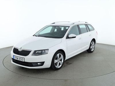 Begagnad Skoda Octavia Style 112 HK (82 kW) 2016 Vit Kombi