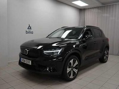 Svart Begagnad 2023 Volvo XC40 Core SUV | 339 900 kr (Superpris)