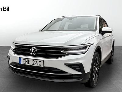 Pure white Begagnad 2023 VW Tiguan SUV | 279 900 kr (Bra pris)
