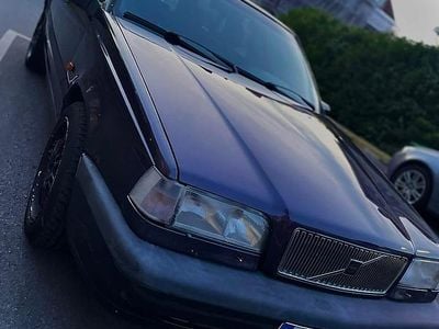 Aubergine lila Begagnad 1996 Volvo 850 Kombi | 25 000 kr