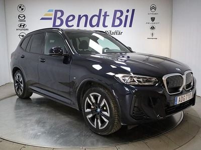 Svart Begagnad 2022 BMW iX3 Shadowline SUV | 449 500 kr (Bra pris)