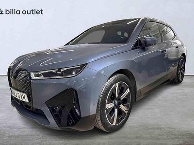 Grå Begagnad 2024 BMW iX SUV | 699 900 kr (Marknadspris)