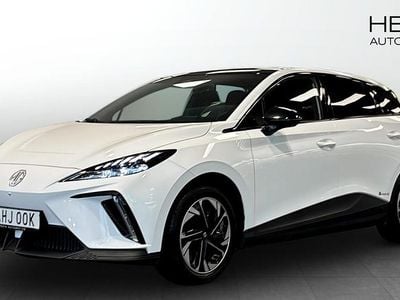 Begagnad MG MG4 EV Luxury 150 kW (204 HK) 2022 Vit (white) Halvkombi