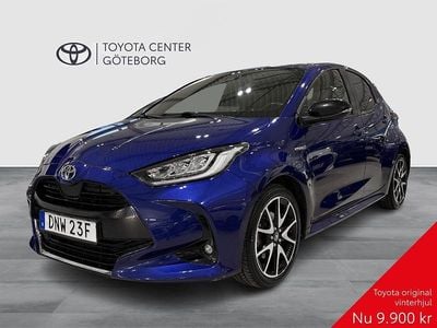 Mörkblå Begagnad 2021 Toyota Yaris Hybrid Style Halvkombi | 194 900 kr (Bra pris)
