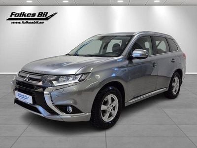 Grå Begagnad 2015 Mitsubishi Outlander P-HEV SUV | 139 000 kr (Marknadspris)