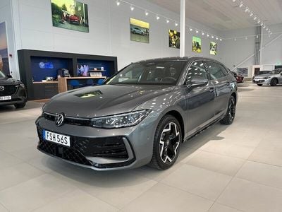 Begagnad VW Passat R-line 272 HK (200 kW) 2024 Mörkgrå Kombi