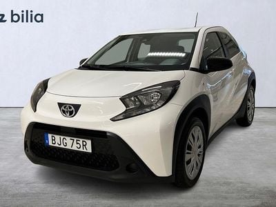 Vit Begagnad 2022 Toyota Aygo X Play SUV | 149 900 kr (Marknadspris)