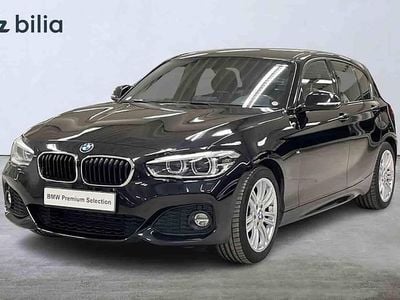 Svart Begagnad 2017 BMW 118 Halvkombi | 164 900 kr (Marknadspris)