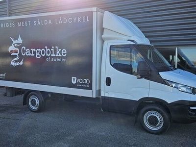 begagnad Iveco Daily 35-160 Volymskåp m bakgavellyft 2.3 JTD Hi-Matic 2018, Transportbil