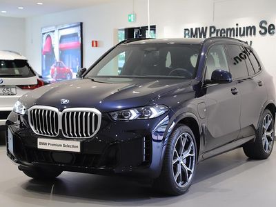 Svart Begagnad 2024 BMW X5 Comfort Edition SUV | 899 000 kr