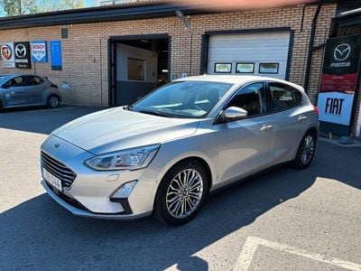 Begagnad Ford Focus Titanium 126 HK (92 kW) 2018 Grå Halvkombi