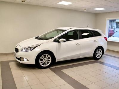 Vit Begagnad 2015 Kia Ceed Halvkombi | 109 900 kr (Lite dyr)