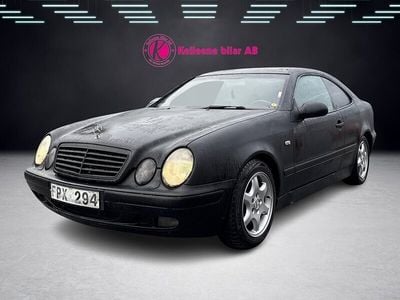 Ljusgrå Begagnad 1999 Mercedes CLK230 Sportkupé | 23 900 kr