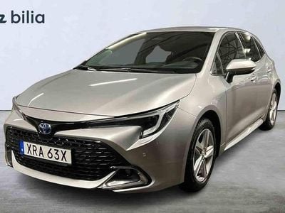 Begagnad Toyota Corolla Hybrid 2024 Silver Halvkombi