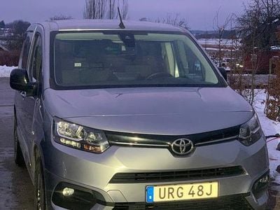 Begagnad Toyota Proace City City 100 kW (136 HK) 2022 Minibuss
