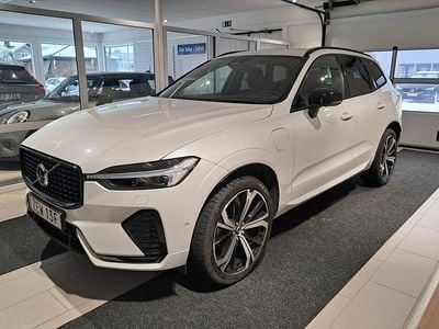 Begagnad Volvo XC60 R-Design 310 HK (228 kW) 2022 Chrystal white metallic SUV