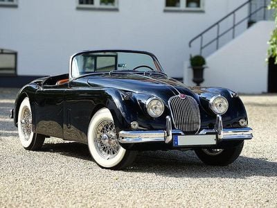 Svart Begagnad 1957 Jaguar XK Cab | 1 499 000 kr