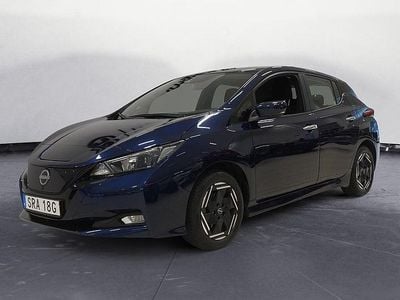 Begagnad Nissan Leaf Acenta 110 kW (150 HK) 2022 Blå Halvkombi