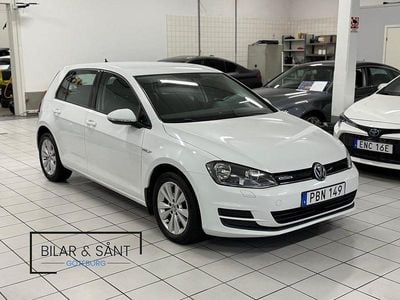 Vit Begagnad 2016 VW Golf VII Halvkombi | 89 900 kr (Marknadspris)
